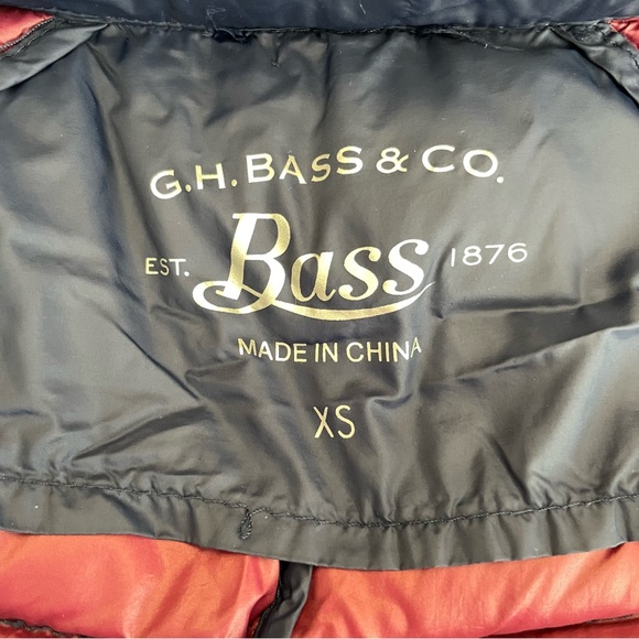 G. H. Bass & Co. down packable puffer navy blue vest with detachable hood, XS - Picture 11 of 12